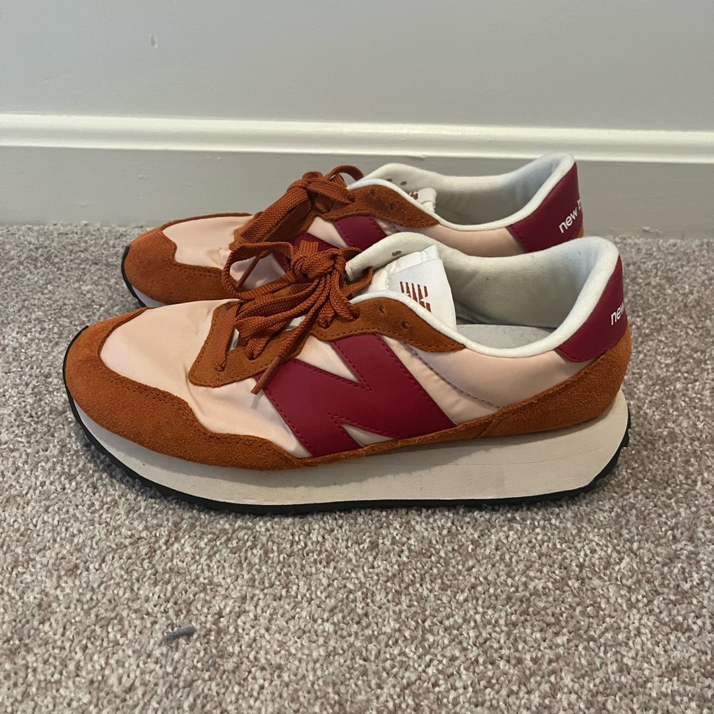 New Balance Women's Sneakers - Red and Tan